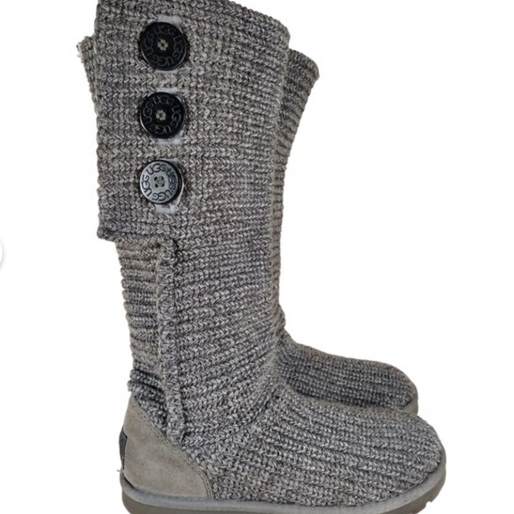 UGG Australia Classic Cardy Boots - Picture 1 of 11